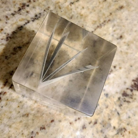 Scudder Duo Vest Paperweight with 1982 Capital Shares Paper Booklet - Picture 7 of 10